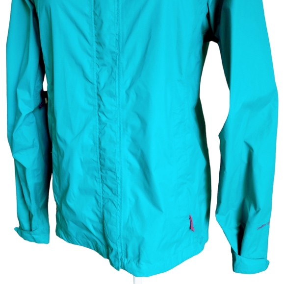 The North Face Women's Rain Jacket. - Picture 5 of 15